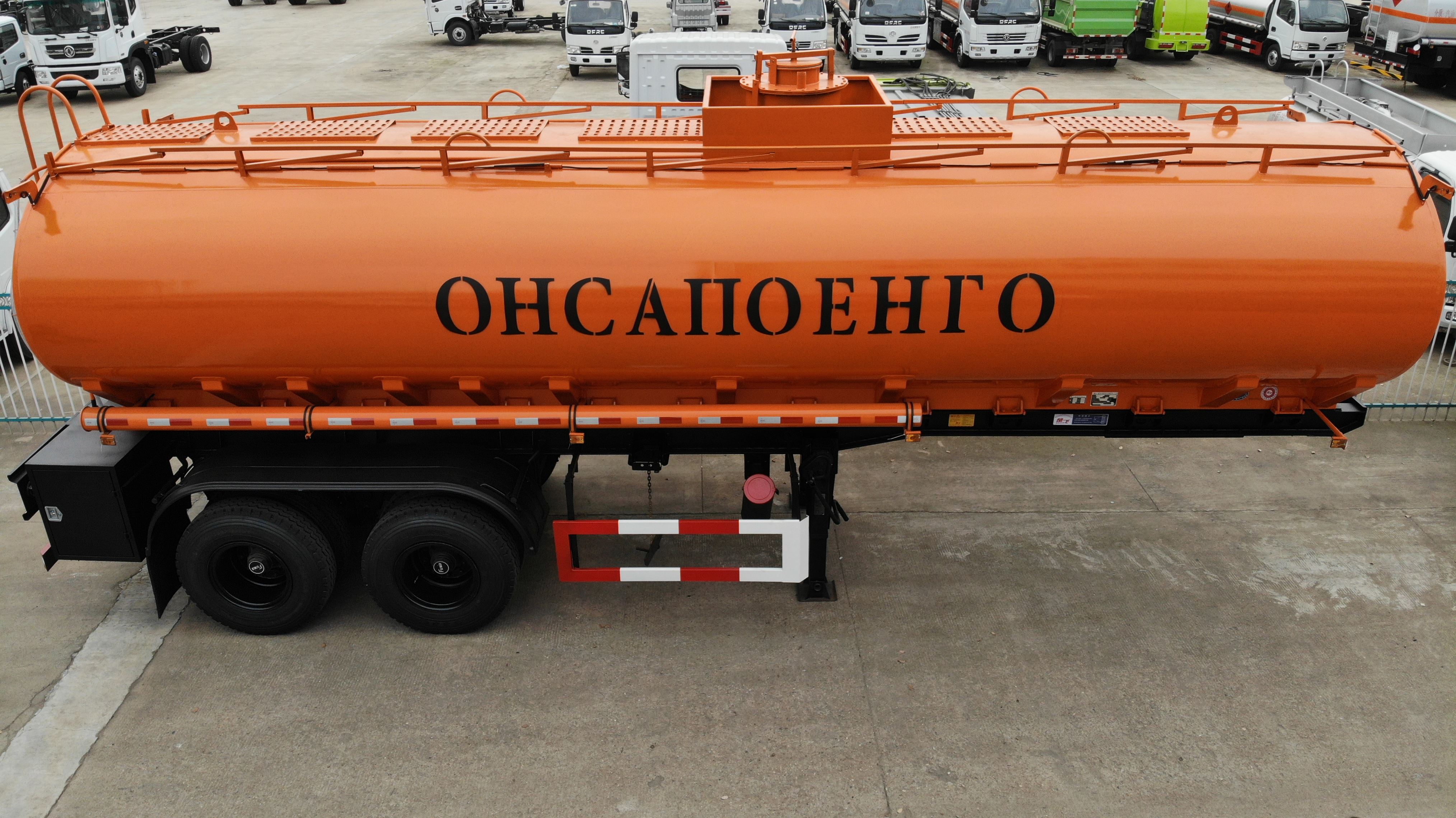 10臺外貿出口運油半掛車，10臺危化品罐車發(fā)車交付客戶